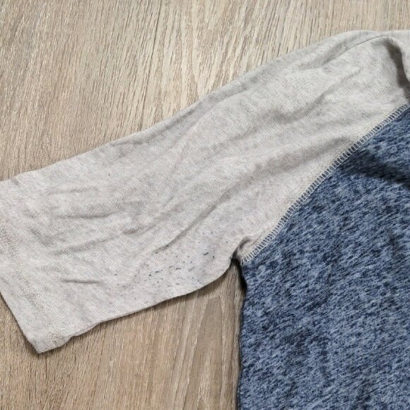 Majestic Blue and Gray Short Sleeve Tee with Sporty Design - Picture 4 of 5